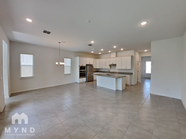 Building Photo - 792 MIDDLETON ST