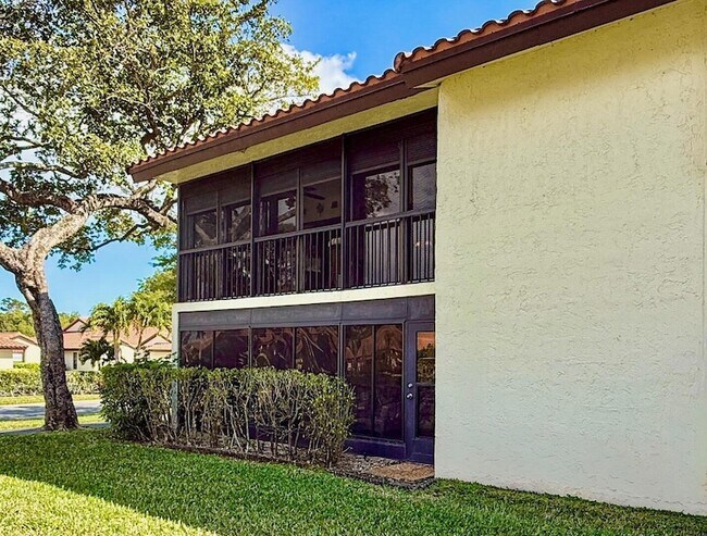 Building Photo - 10615 Ocean Palm Way