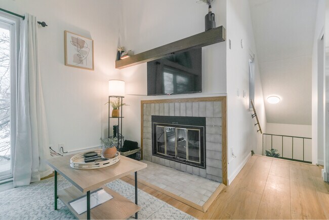 Smart TV - 515 Donofrio Dr