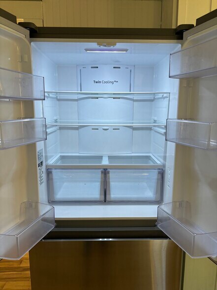 refrigerator - 127 Shelburne Rd