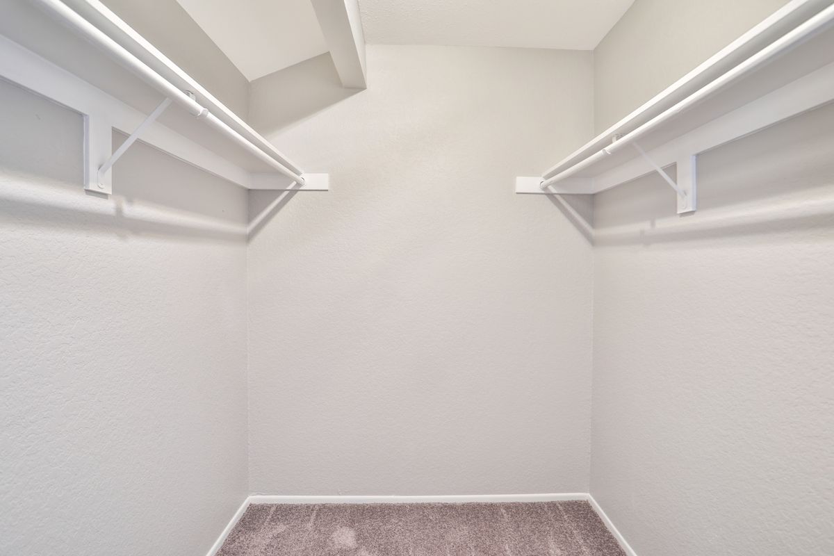Building Photo - 9369 Silverleaf Way