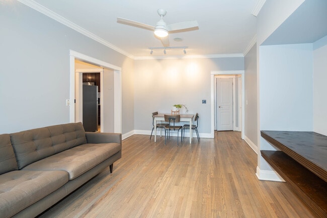 Building Photo - 536 1/2 W Cornelia Ave