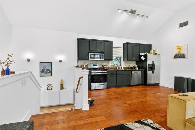 Building Photo - 1312 Woodland Ave