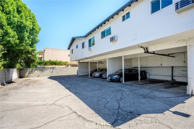 Building Photo - 6915 Coldwater Canyon Ave