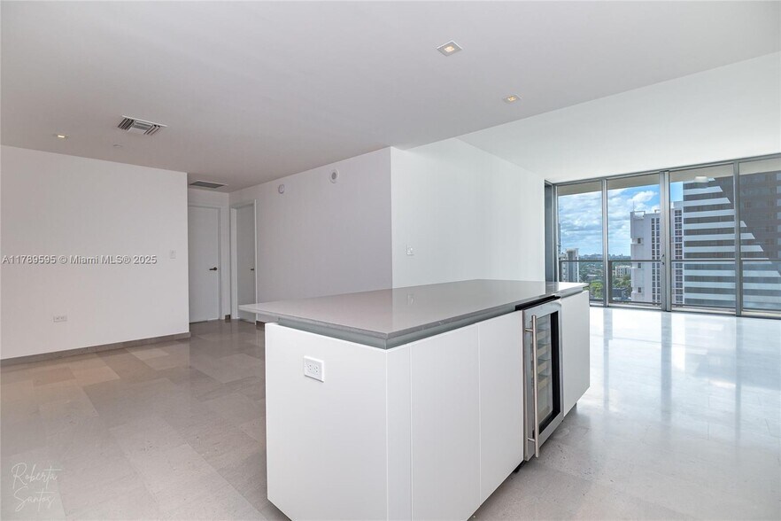 Building Photo - 88 SW 7th St