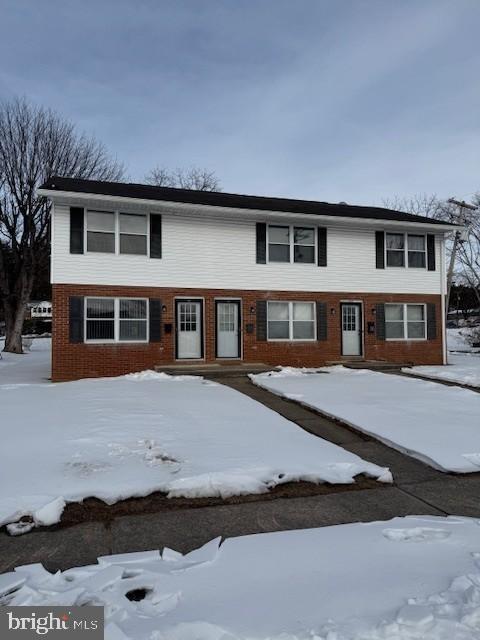 Building Photo - 228 W 8th St