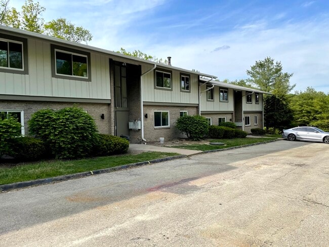 Building Photo - 100 Penn Pleasant Dr