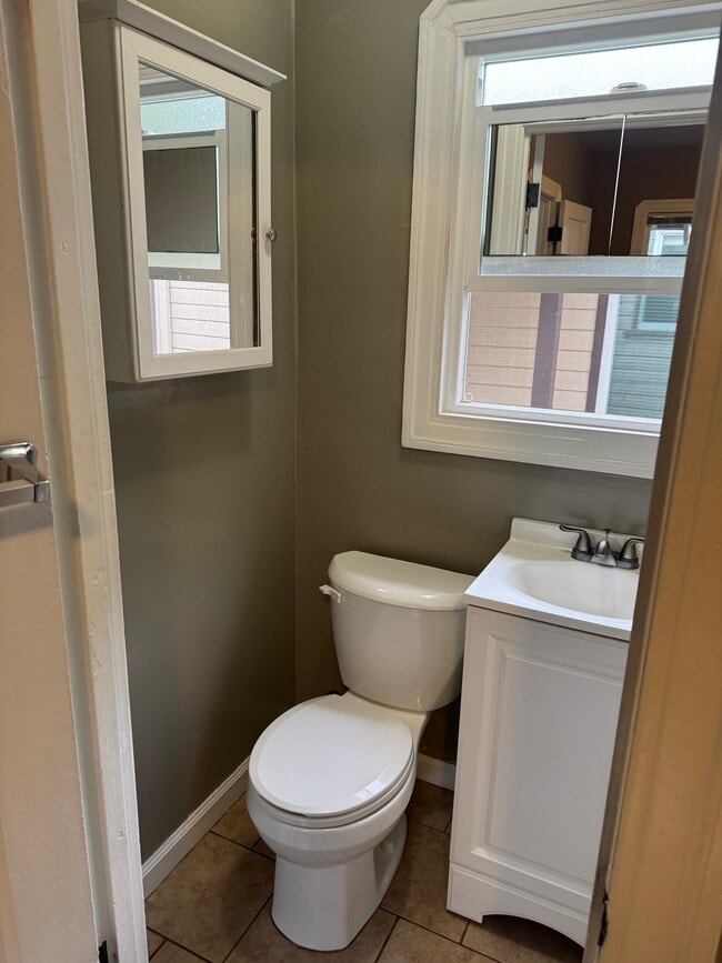 Building Photo - 828 Mariposa St