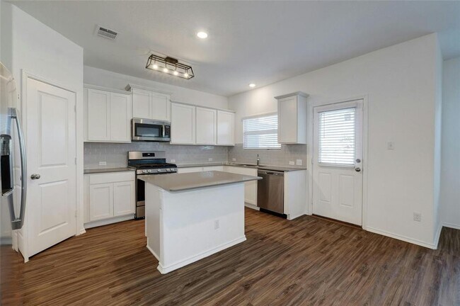 Building Photo - 424 Red Buckeye Loop