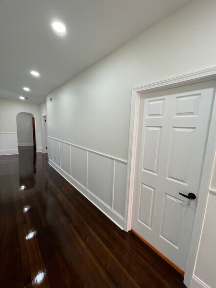 Building Photo - 31 Crawford St