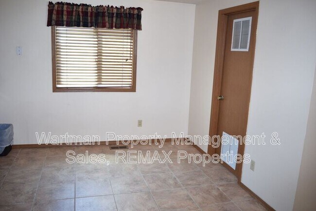 Building Photo - 2860 Frazier Ln