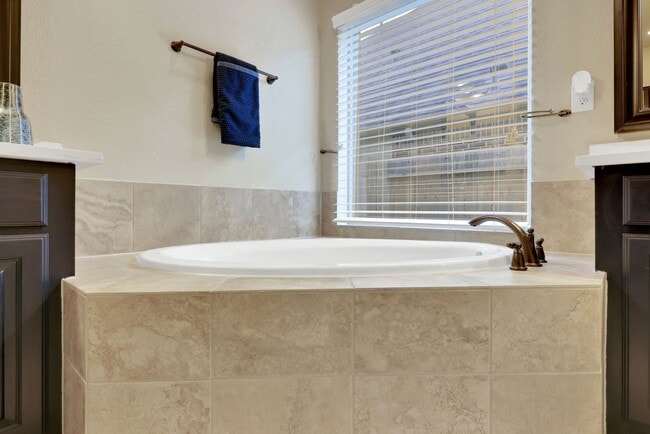 Building Photo - 29226 Erica Lee Ct