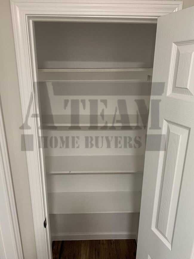 Building Photo - Freshly Remodeled 3 Bed 2 Bath Home!