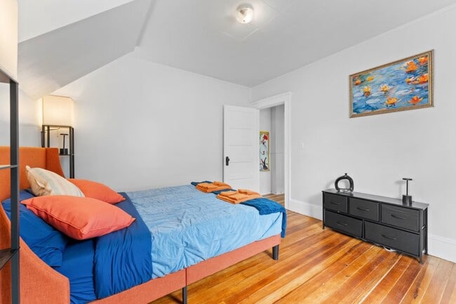 Building Photo - 29 Harbor St