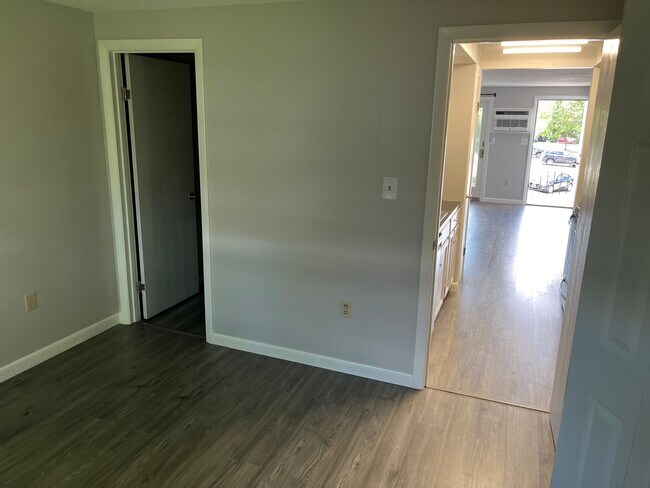 Building Photo - 808 Cocheco Ct