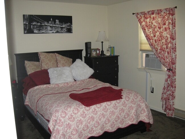 Building Photo - 207 Magnolia Dr