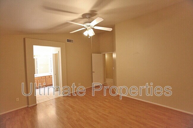 Building Photo - 1414 W Villa Maria Dr