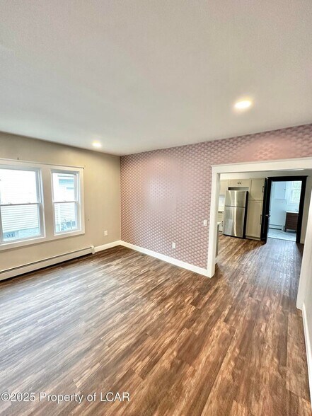 Building Photo - 44 Shoemaker St