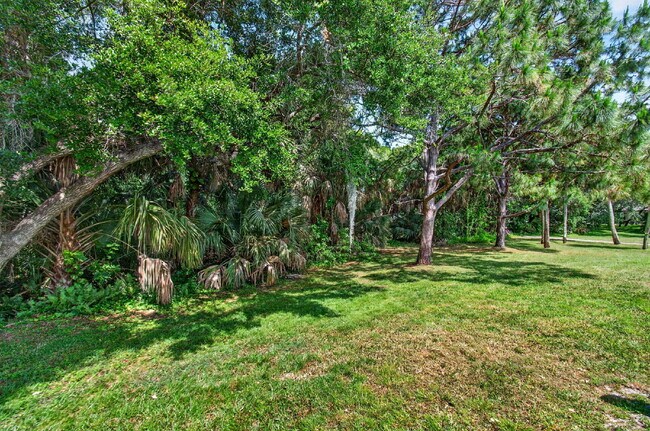 Building Photo - 460 Hardwood Pl