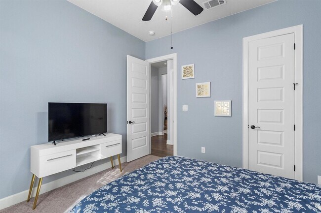 Building Photo - 3367 Vasquez Pl