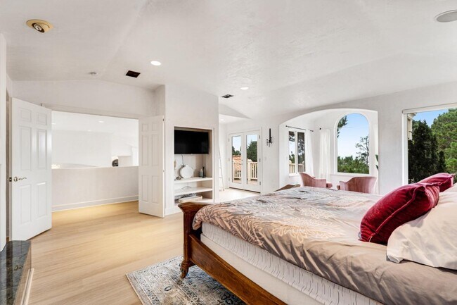 Building Photo - 1 Overlook Pl