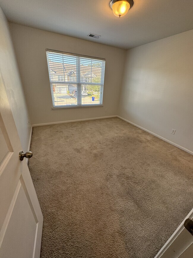 Building Photo - 1032 Tee Shot Dr