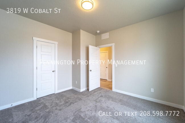 Building Photo - 3819 W Cobalt St