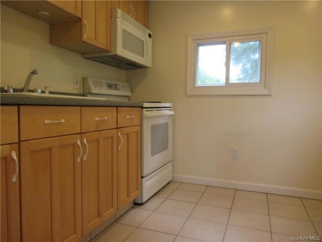 Building Photo - 129 Charles Colman Blvd