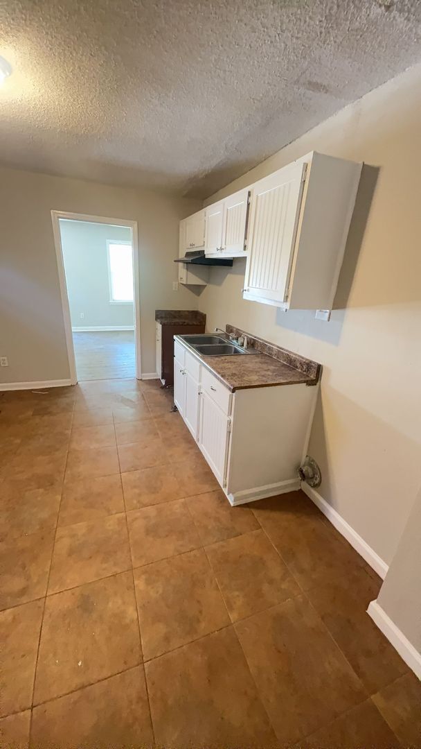 Building Photo - Newly Rehabbed Home in Binghampton - Open ...