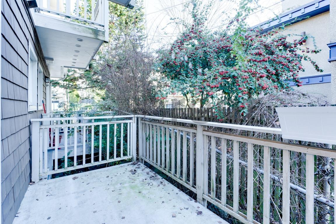 Building Photo - 2225 Eastlake Ave E