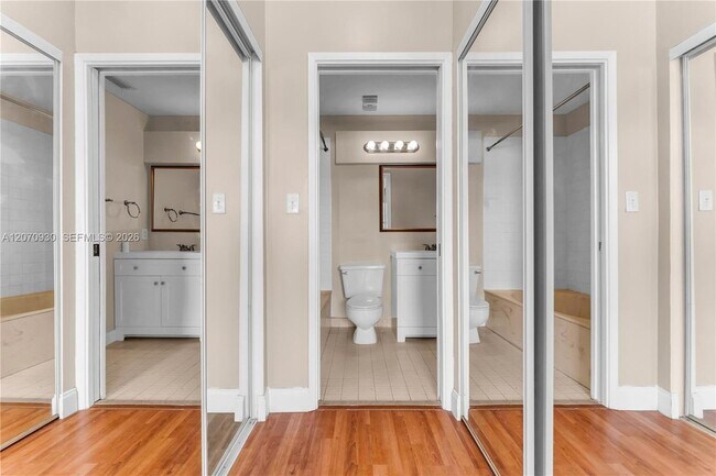 Building Photo - 15563 Miami Lakeway N