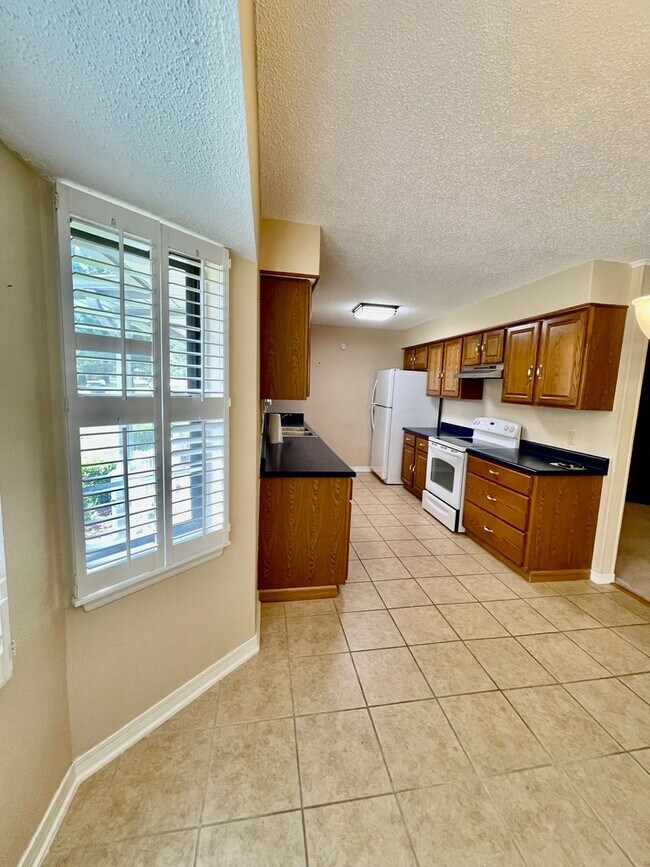 Building Photo - Charming Rental in Broken Arrow 3BD 2BA 2 Car Grg