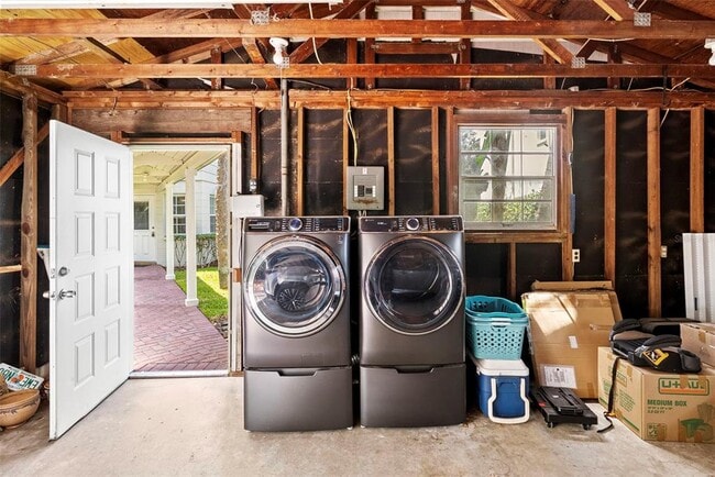 Building Photo - 4705 W San Rafael St