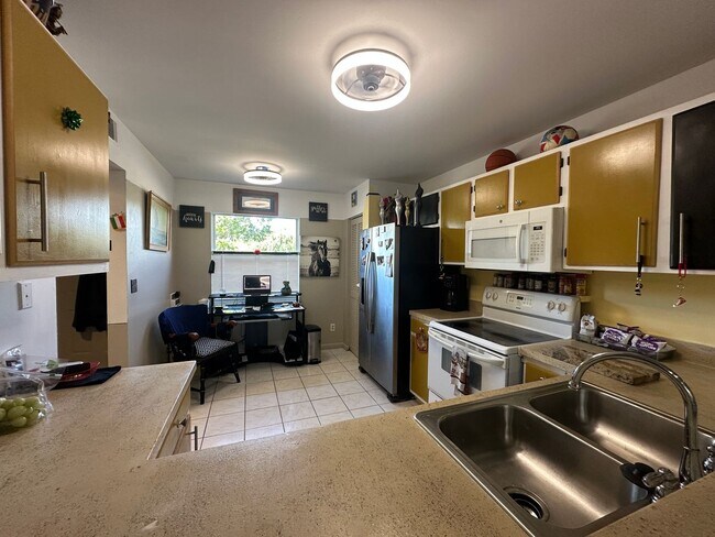 Building Photo - 1448 Churchill Cir