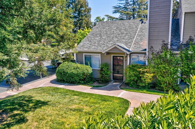 Building Photo - 9101 Newhall Dr