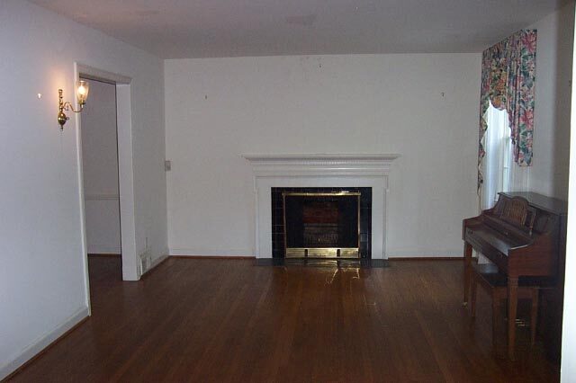 Building Photo - 9405 Locust Hill Rd