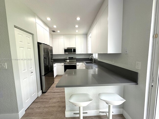 Building Photo - 895 NW 170th Terrace