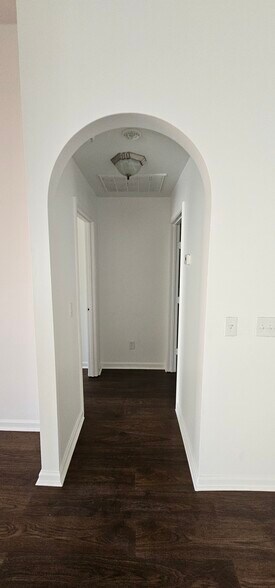 Building Photo - 5109 Marie Cir