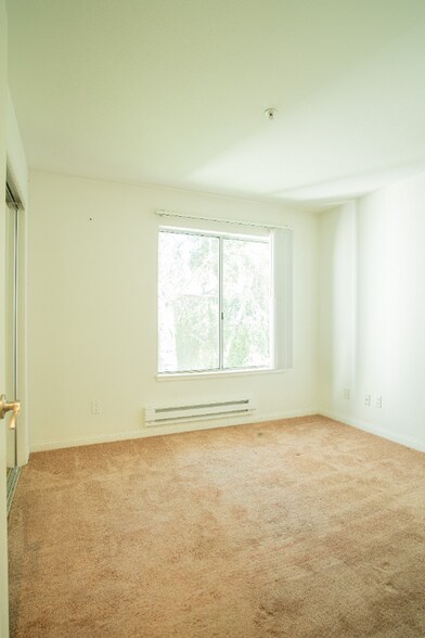 Building Photo - 2491 Creekside Ct