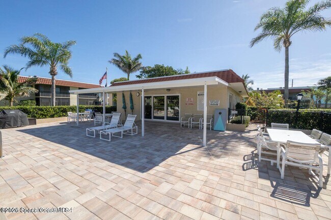 Building Photo - 201 St Lucie Ln