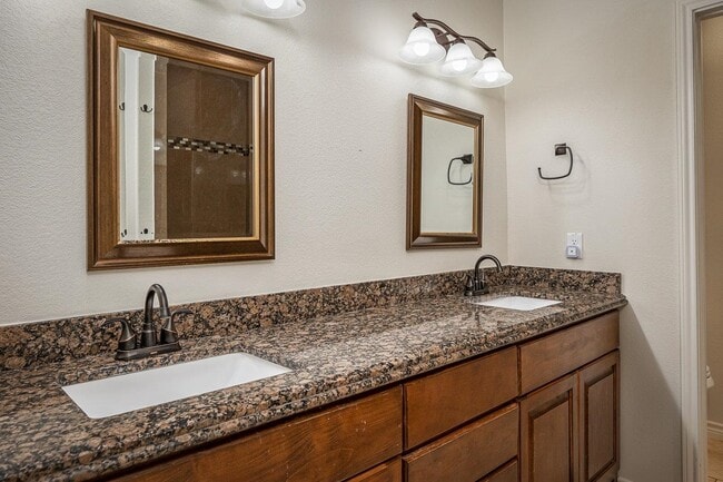 Building Photo - 309 Javier Dr