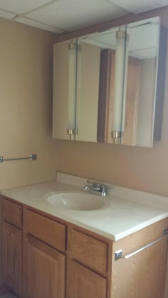 Building Photo - 1311 S State St