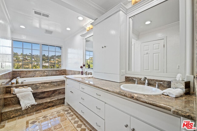 Building Photo - 2461 Jupiter Dr