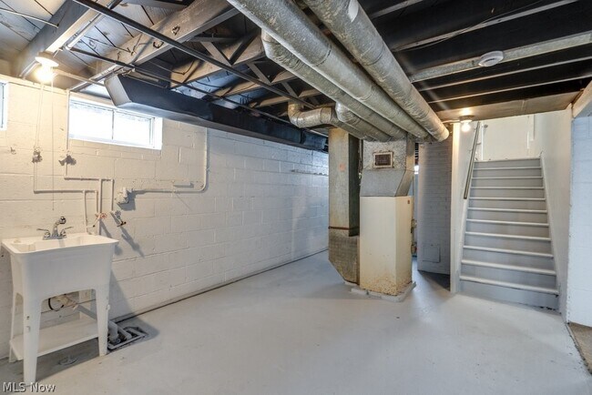 Building Photo - 9809 Way Ave