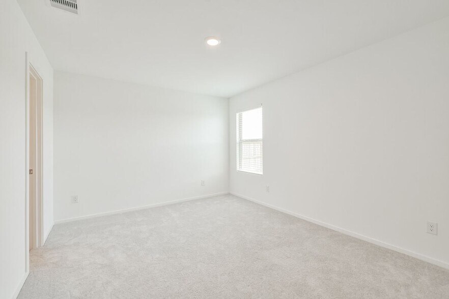 Building Photo - 18562 Cepagatti Dr