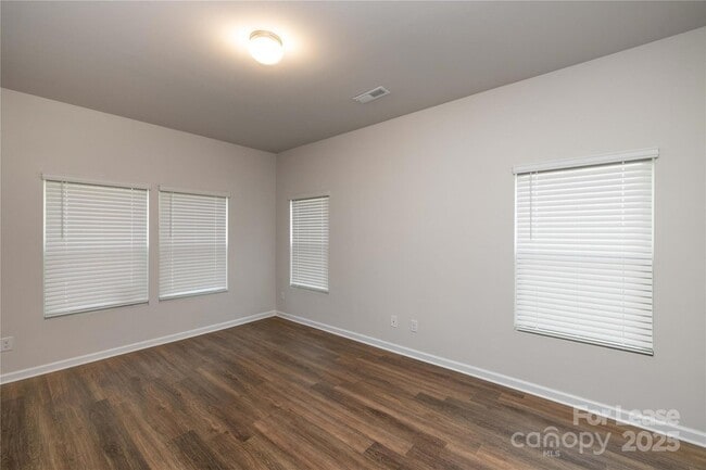 Building Photo - 202 S Bell Ave