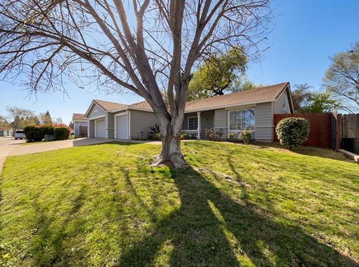 Building Photo - 1041 Shenencock Way