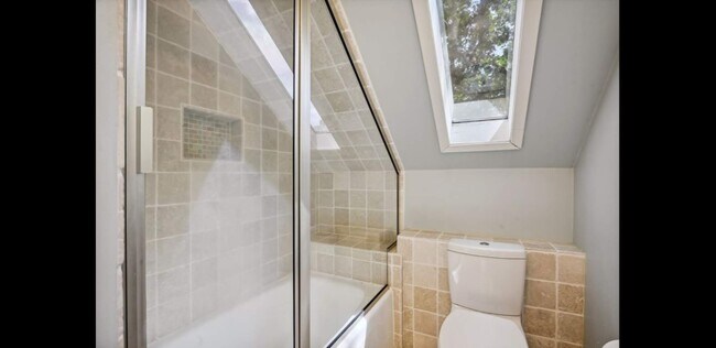 full bath - 2740 Alabama Ave S