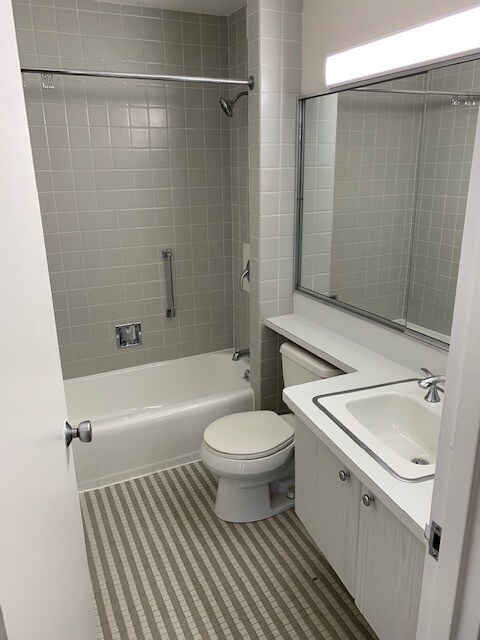 Building Photo - 12700 Lake Ave