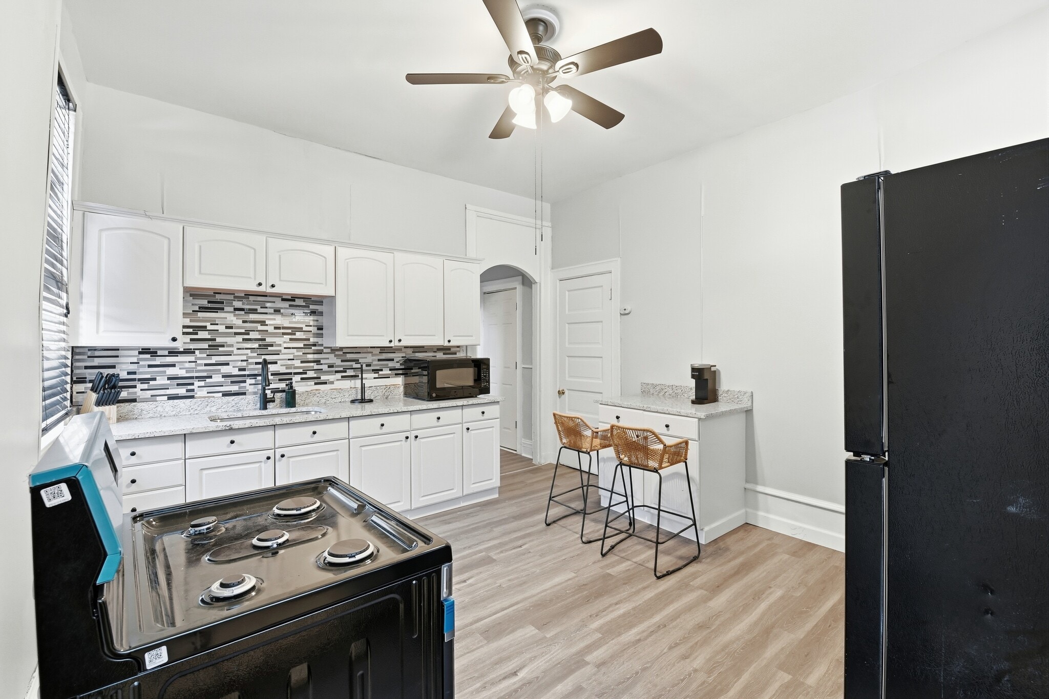 Building Photo - 2711 Allen Ave